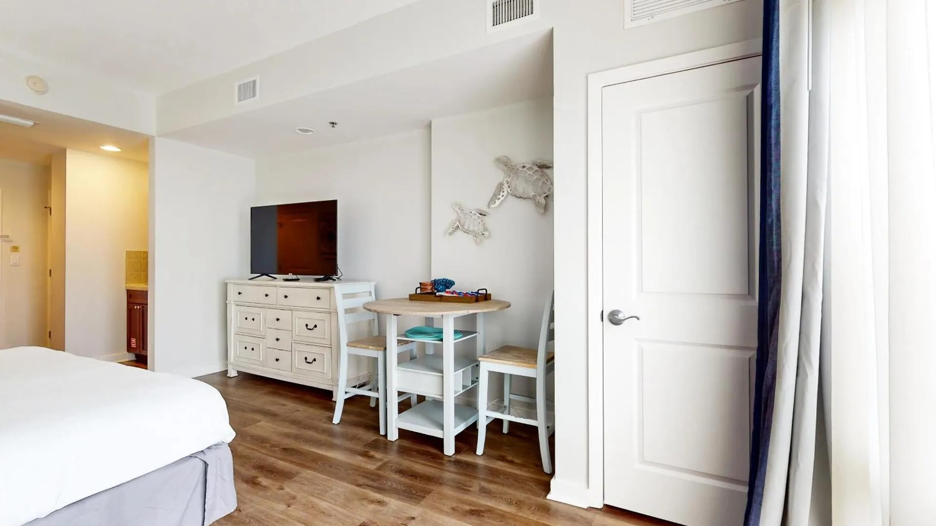 Hotel Luau 7012 Miramar Beach